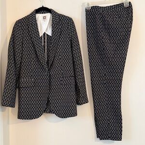 Anne Klein Modern Chic Black and White Geometric Two-Piece Pantsuit Size 6